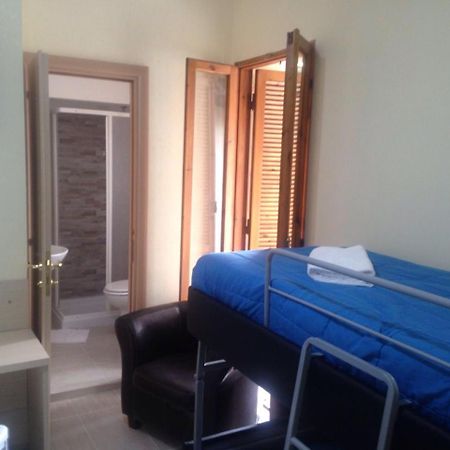 Guest House Hola Roma Екстер'єр фото