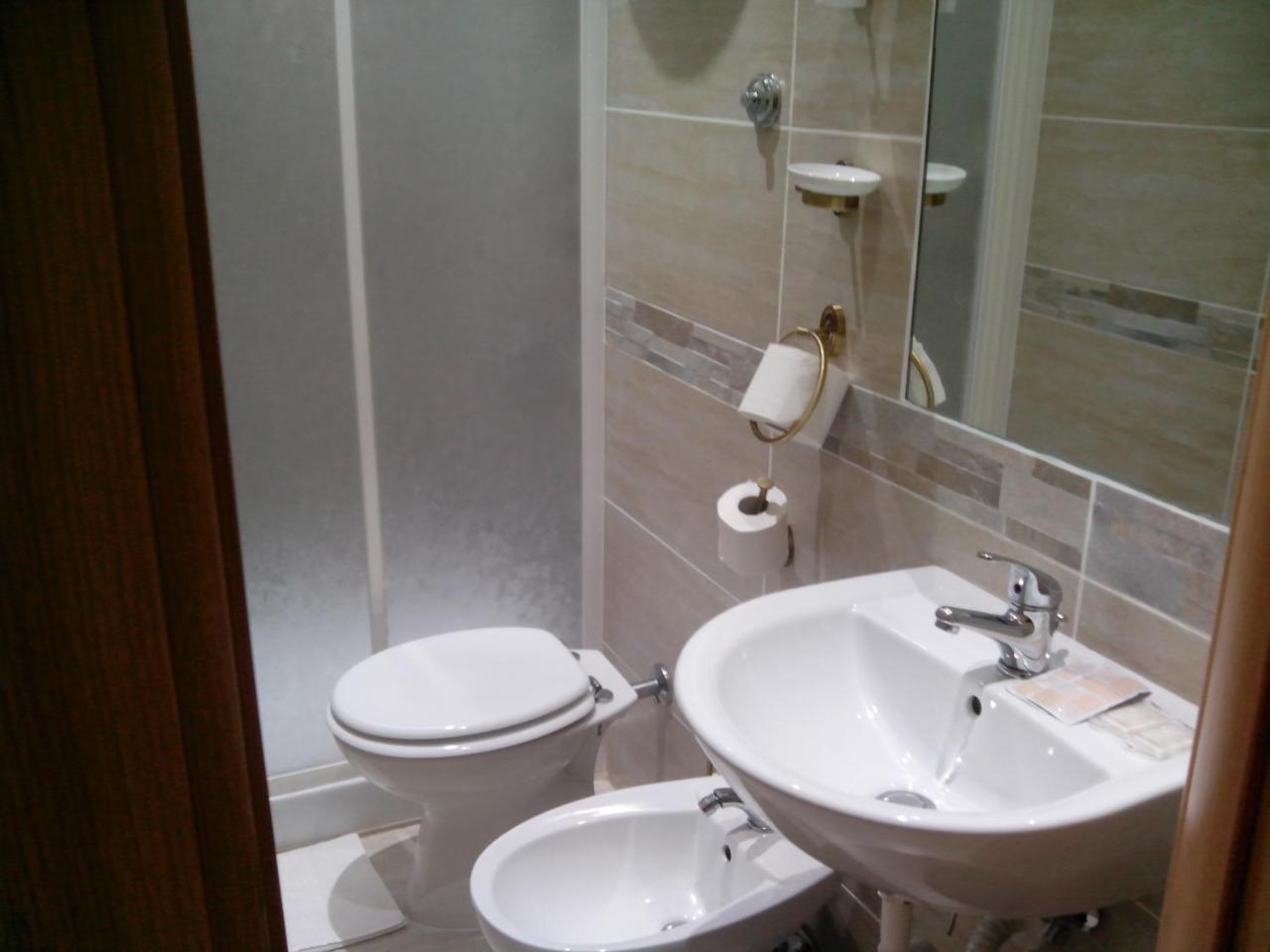 Guest House Hola Roma Екстер'єр фото