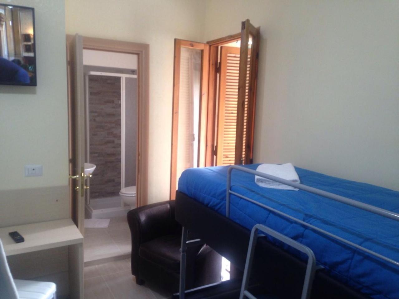 Guest House Hola Roma Екстер'єр фото