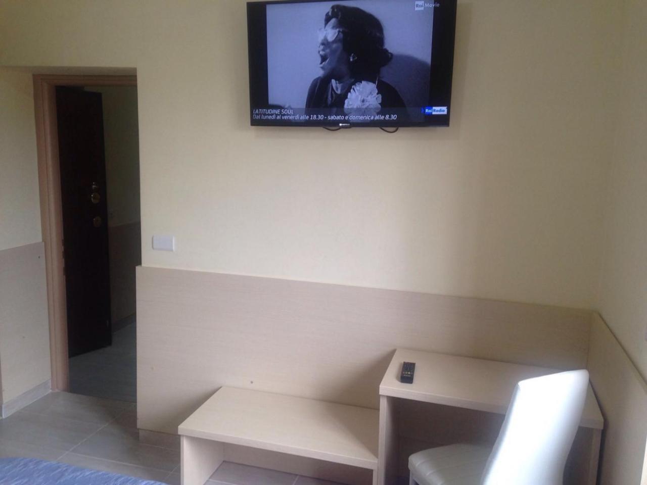 Guest House Hola Roma Екстер'єр фото
