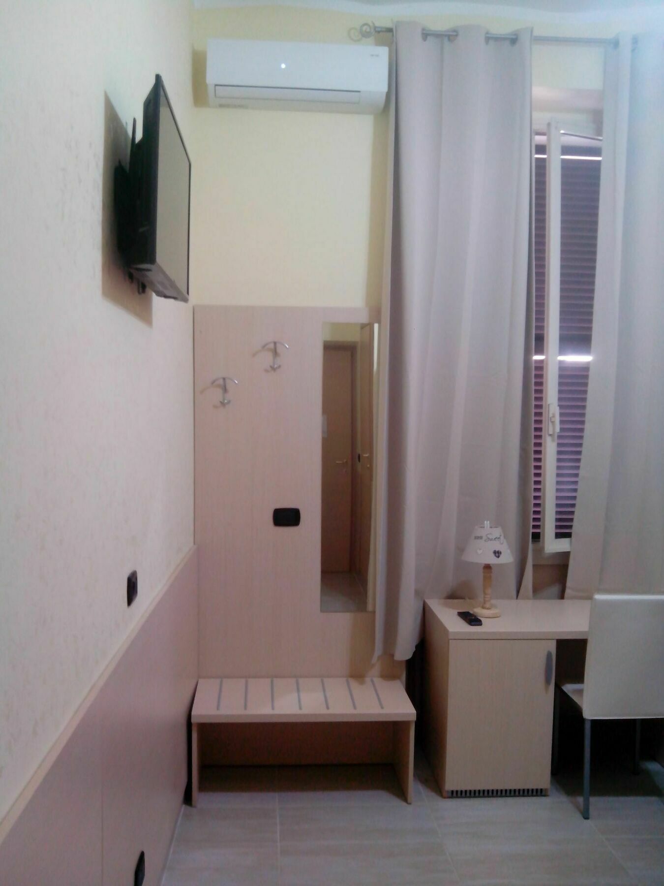 Guest House Hola Roma Екстер'єр фото