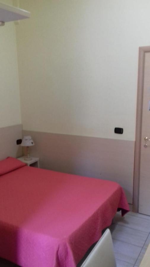 Guest House Hola Roma Екстер'єр фото